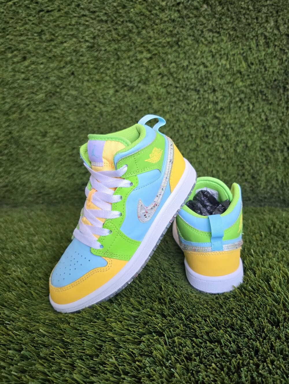 Nike Air Jordan 1 Mid 'Recycled Grind'